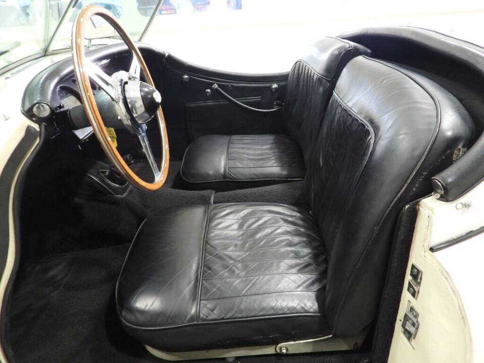Immagine 3/10 di Jaguar XK 120 OTS (1954)