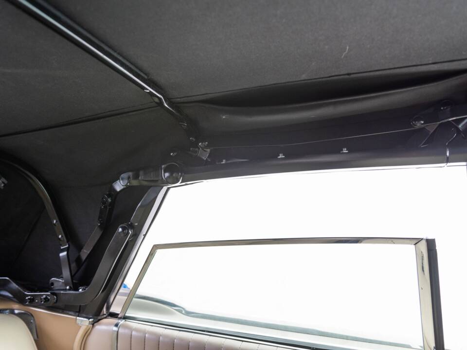 Bild 73/100 von Lincoln Continental Convertible (1965)