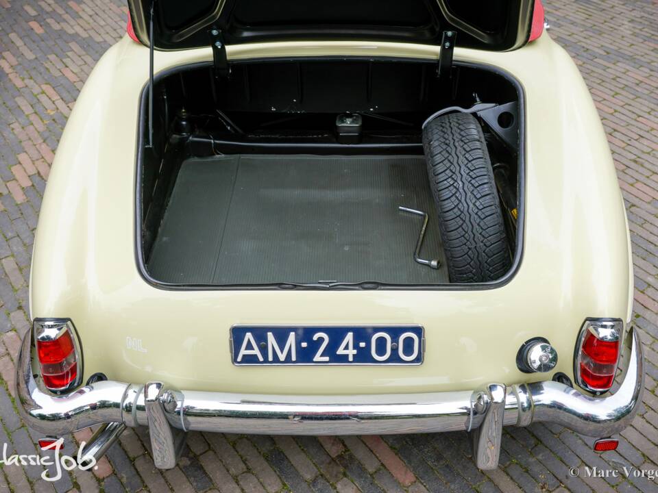 Image 56/61 of Mercedes-Benz 190 SL (1959)