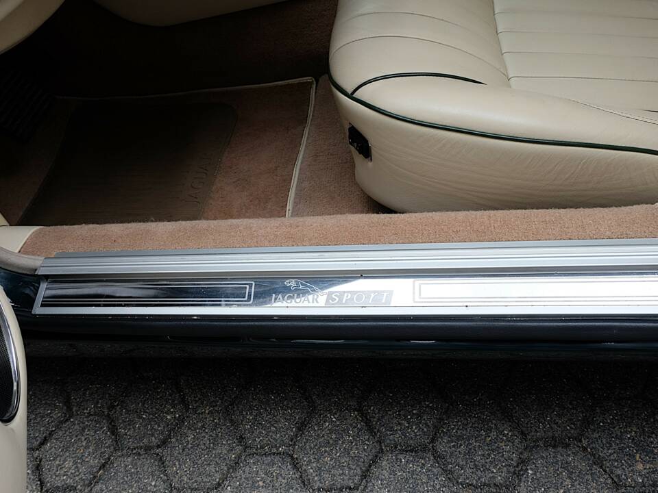 Image 72/77 de Jaguar XJ 40 (XJ-R) (1993)