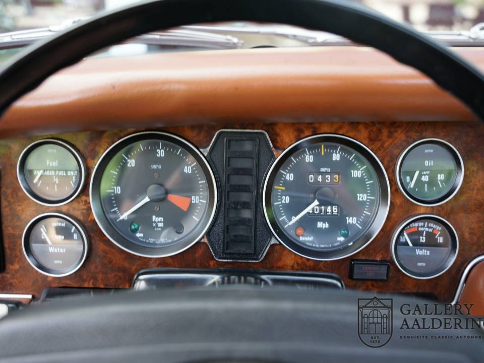 Immagine 35/50 di Jaguar XJ 6 L 4.2 (1975)