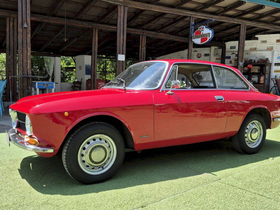 Afbeelding 5/63 van Alfa Romeo Giulia GT 1300 Junior (1971)