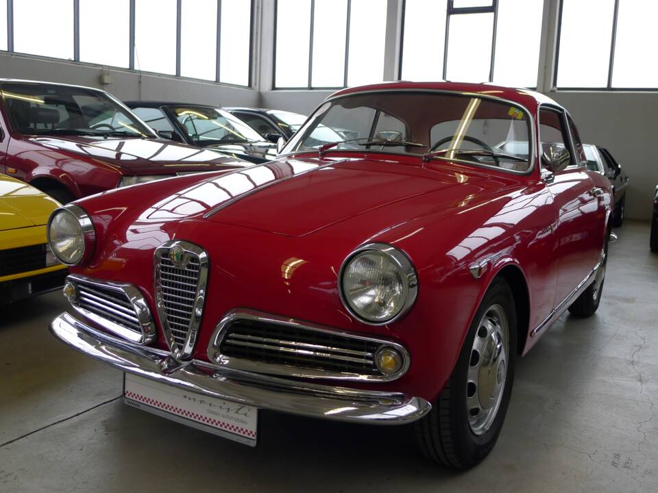 Image 29/31 of Alfa Romeo Giulietta Sprint (1962)