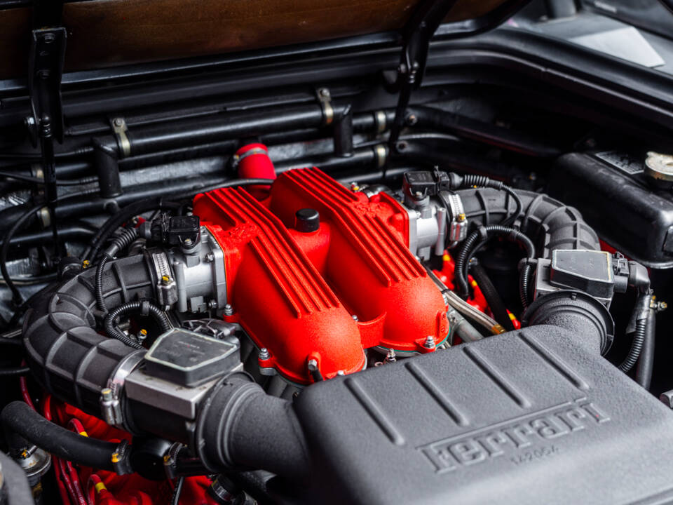 Bild 27/56 von Ferrari 348 TB (1992)