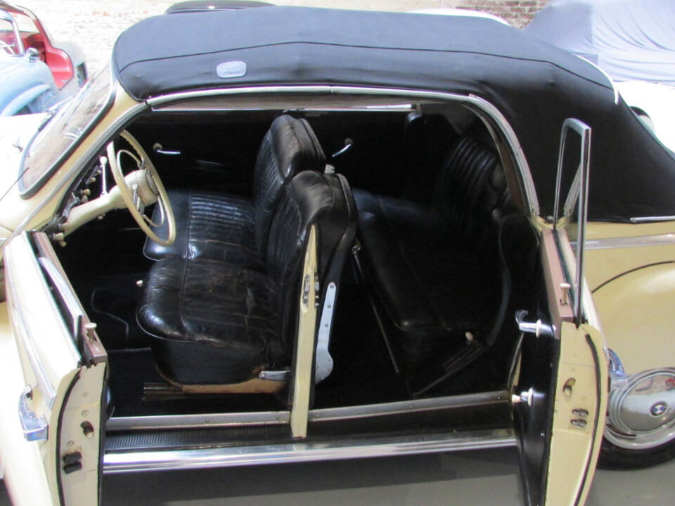 Imagen 12/19 de BMW 502 Baur (1954)