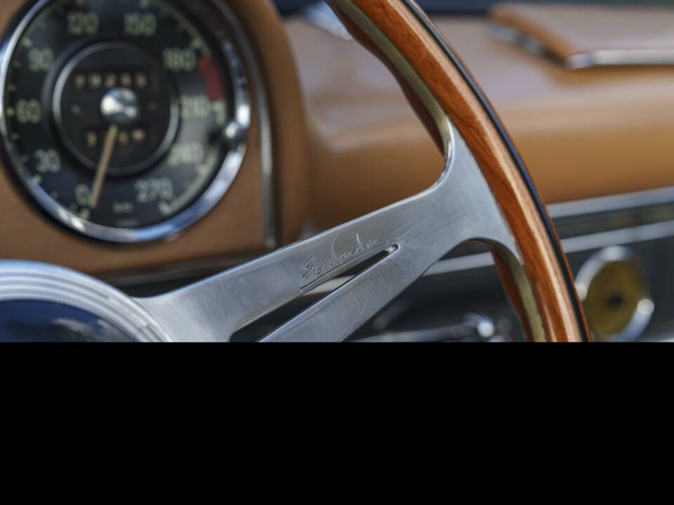 Image 17/25 de Mercedes-Benz 300 SL Roadster (1961)