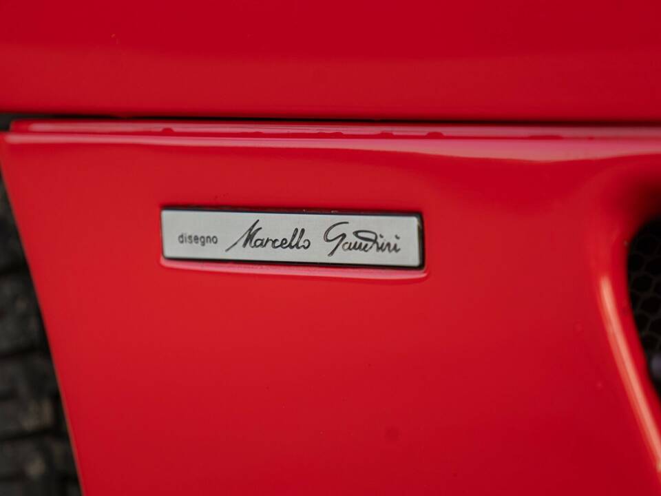 Image 32/50 of Lamborghini Diablo VT (1993)