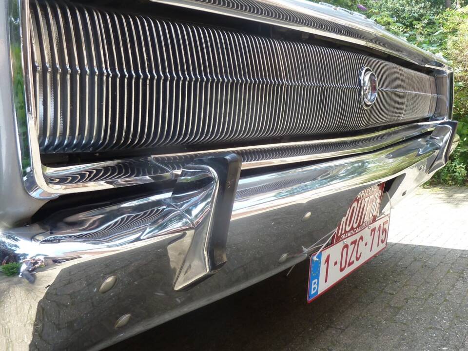Image 2/12 of Dodge Charger (1966)