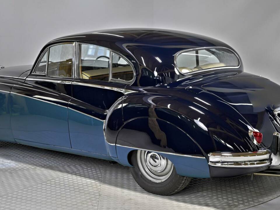Image 10/50 of Jaguar Mk VIII (1958)