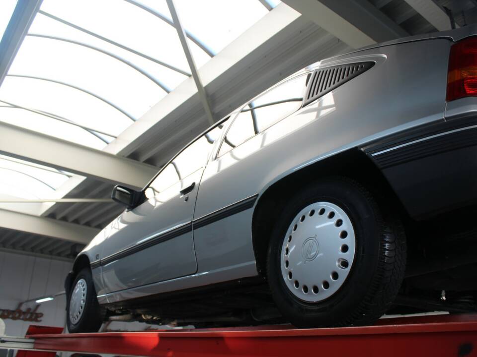 Image 14/50 of Opel Kadett 2,0i GSi (1988)