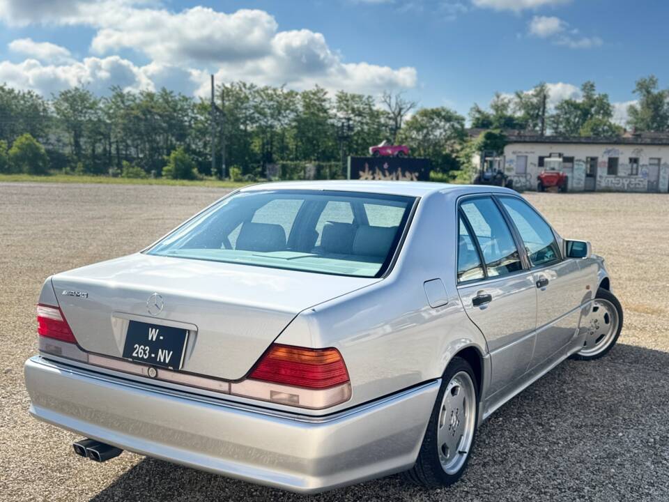 Immagine 2/15 di Mercedes-Benz S60 AMG (1994)