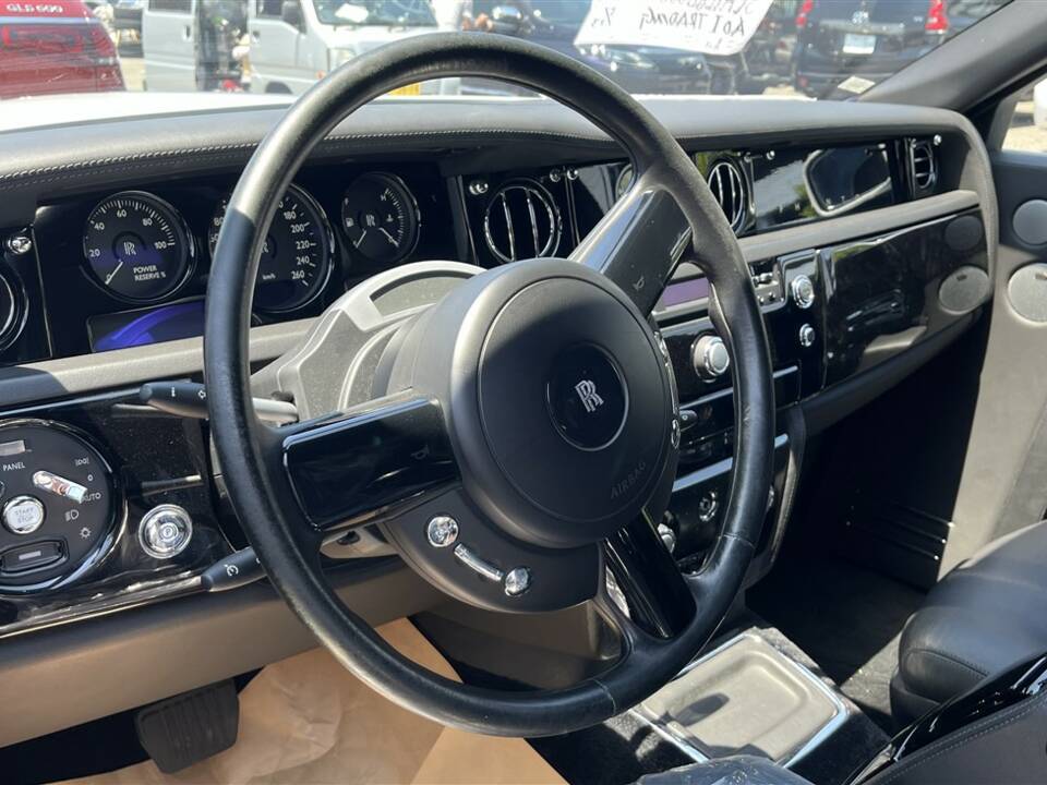 Bild 19/47 von Rolls-Royce Phantom VII (2007)