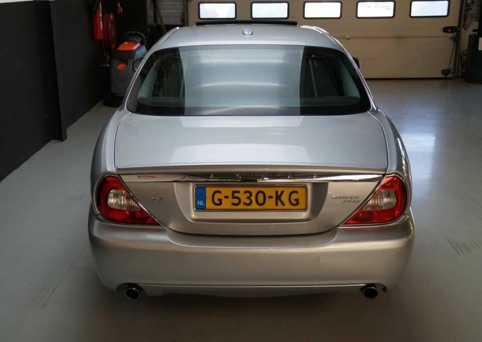 Image 5/50 of Jaguar XJ 8 4.2 (2007)