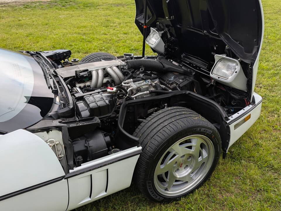 Bild 22/35 von Chevrolet Corvette Convertible (1990)