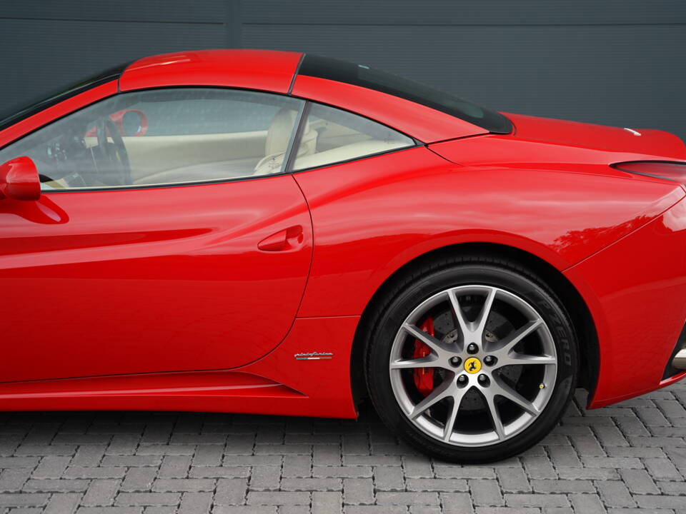 Image 28/50 of Ferrari California (2010)