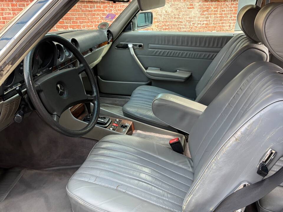 Image 40/88 of Mercedes-Benz 380 SL (1984)