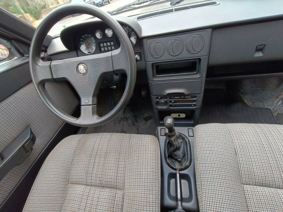 Immagine 19/50 di Alfa Romeo 33 - 1.3 S (1989)