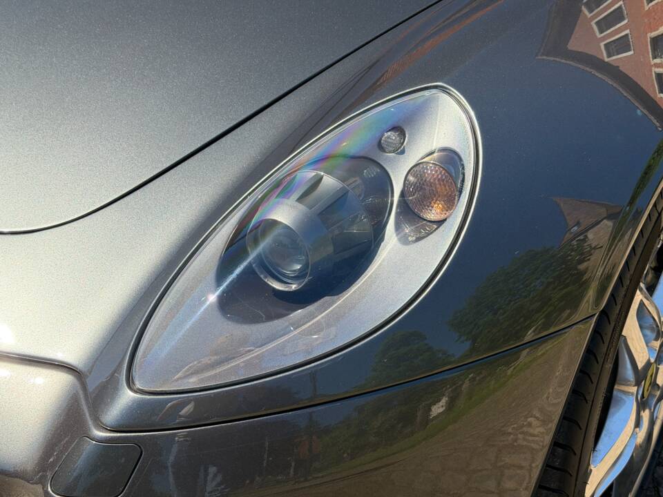 Afbeelding 35/74 van Ferrari 612 Scaglietti (2006)