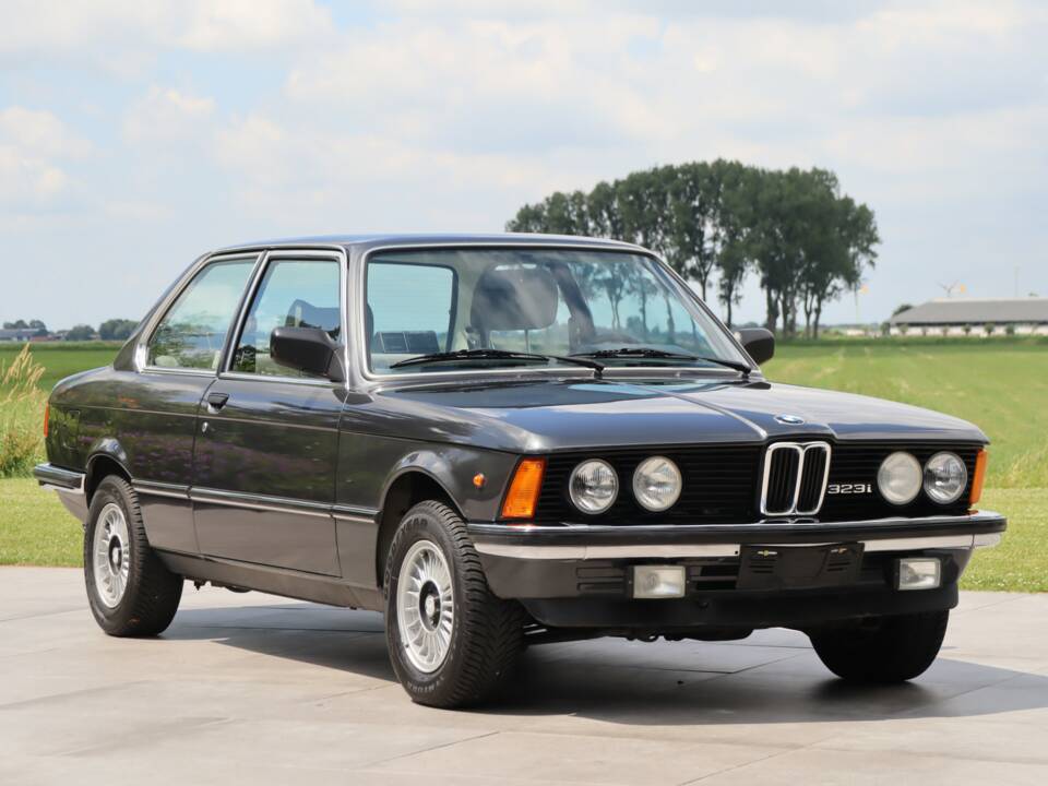 Image 12/50 of BMW 323i (1980)