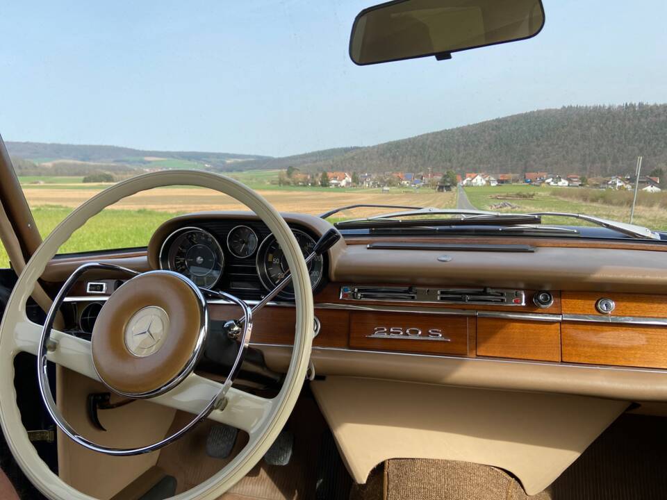 Image 41/52 of Mercedes-Benz 250 S (1967)