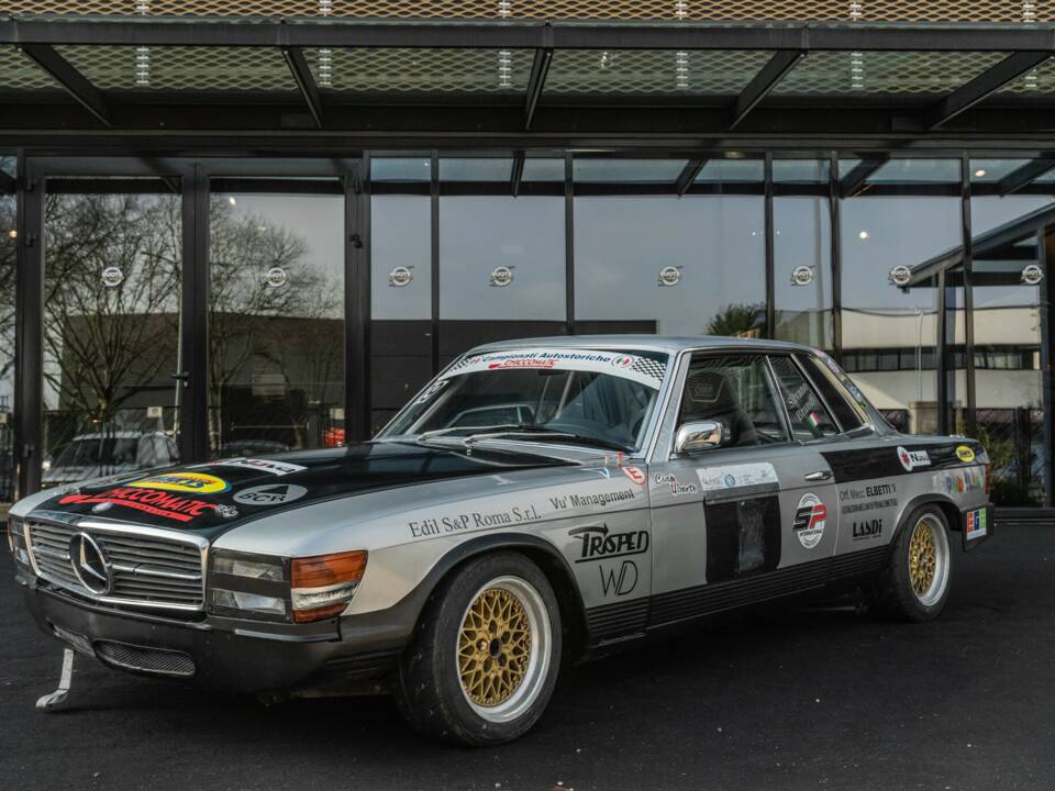 Image 2/40 of Mercedes-Benz 350 SLC (1973)