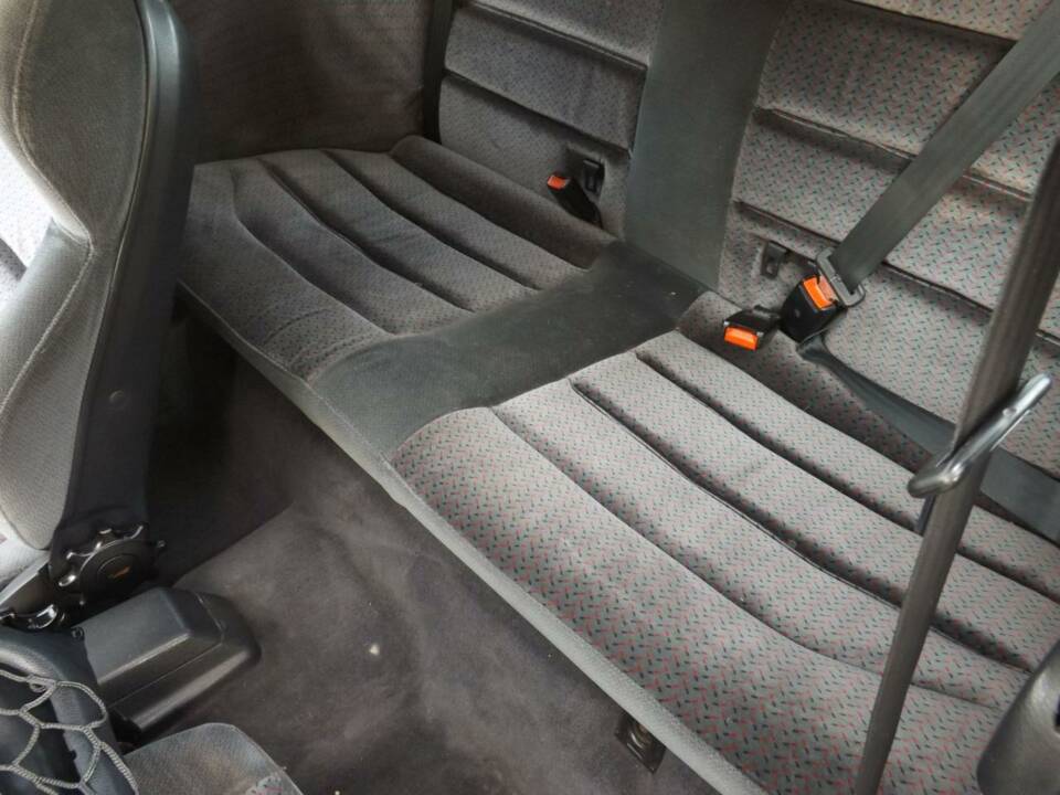 Bild 20/50 von Ford Escort 1.8 16v (1992)