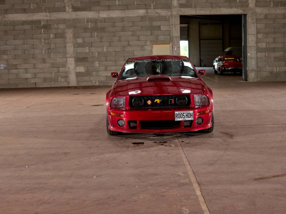Image 15/68 of Ford Mustang GT (2005)