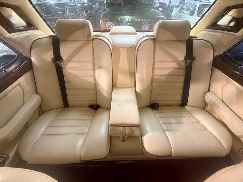Image 5/50 of Bentley Turbo R (1988)