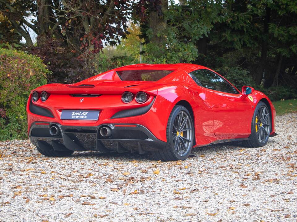Bild 24/43 von Ferrari F8 Spider (2020)