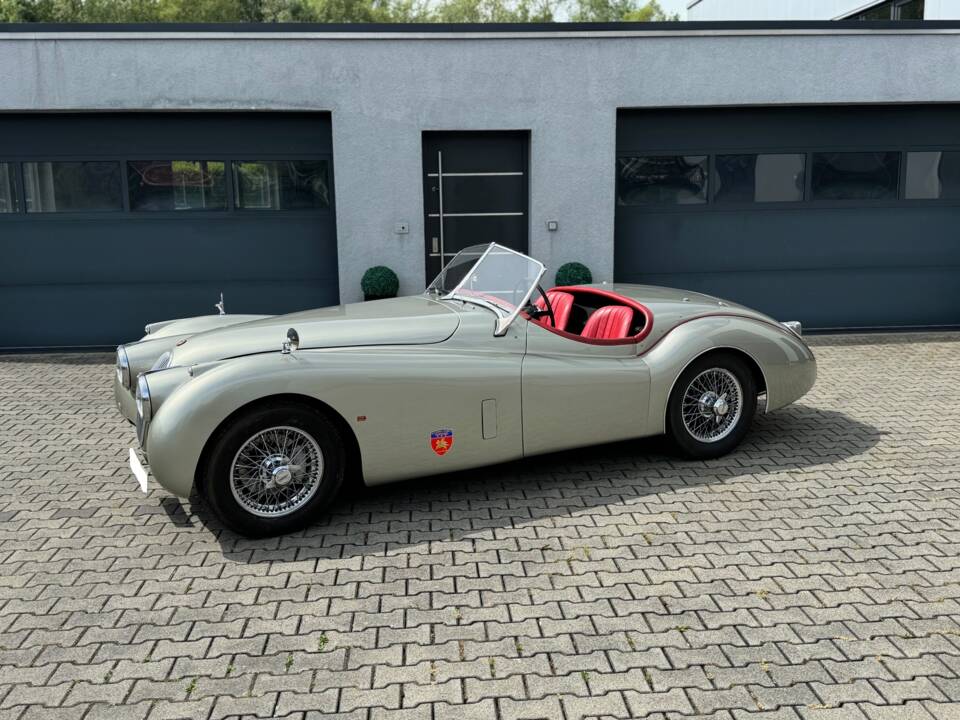 Image 6/17 of Jaguar XK 120 SE OTS (1953)