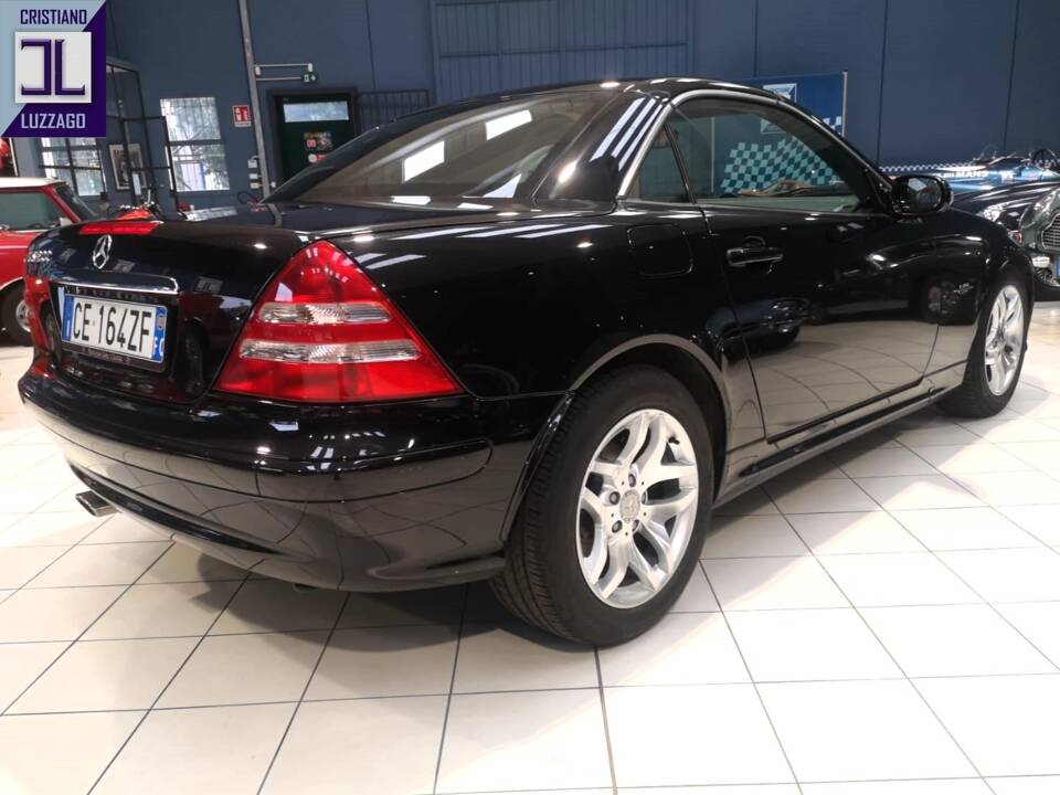 Image 10/72 de Mercedes-Benz SLK 200 Kompressor (2003)