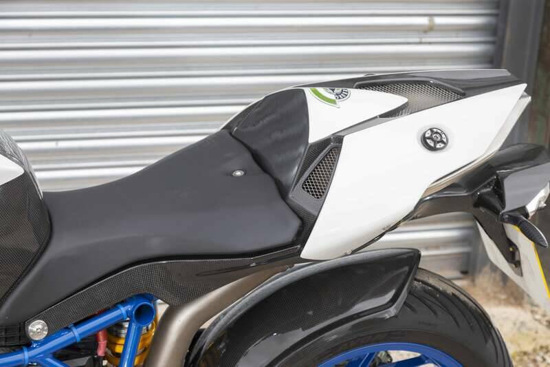 Immagine 25/32 di BMW HP2 Sport (2009)
