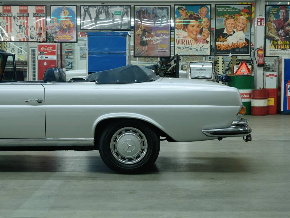 Image 5/50 of Mercedes-Benz 280 SE 3,5 (1970)