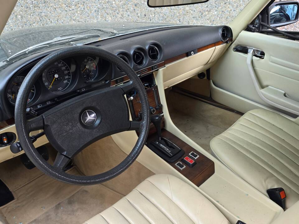Immagine 4/34 di Mercedes-Benz 500 SL (1980)