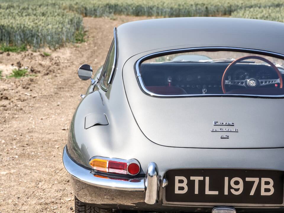 Image 22/44 de Jaguar Type E 4.2 (1964)