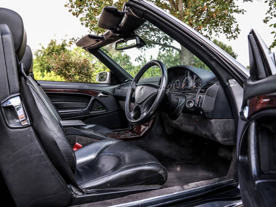 Bild 27/31 von Mercedes-Benz SL 280 (2000)