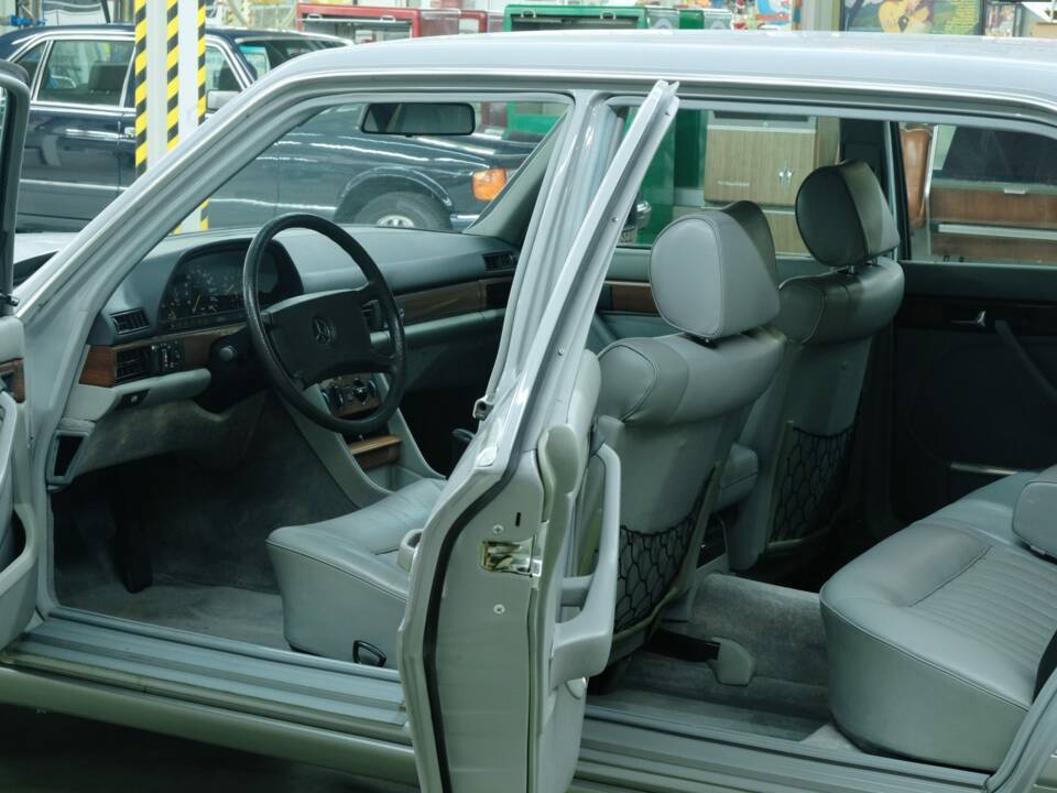 Bild 47/50 von Mercedes-Benz 300 SEL (1986)