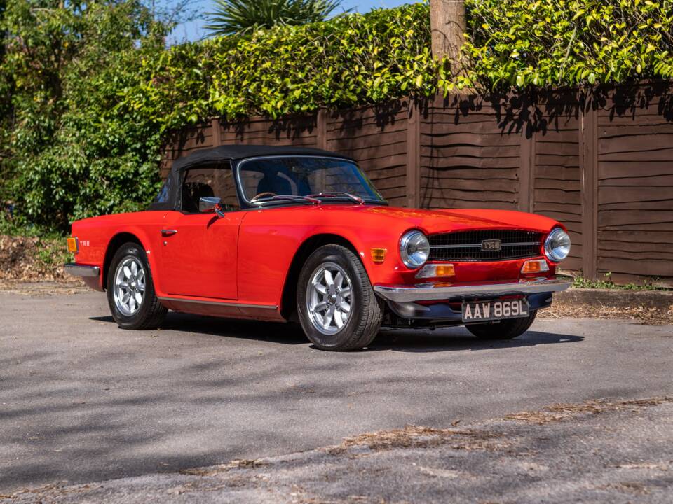 Image 8/41 of Triumph TR 6 (1972)