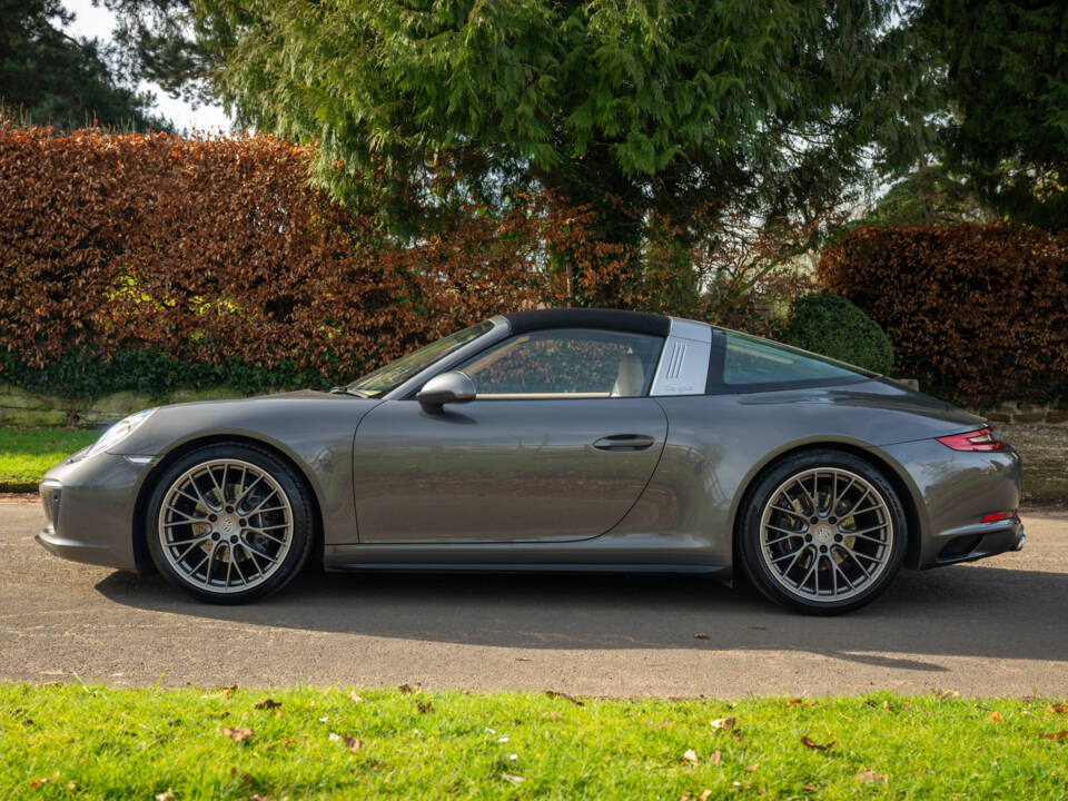 Image 6/20 of Porsche 911 Targa 4 (2017)