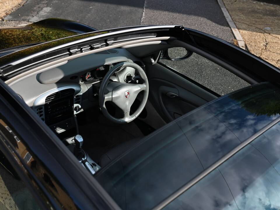 Imagen 8/20 de Porsche 911 Carrera (2003)