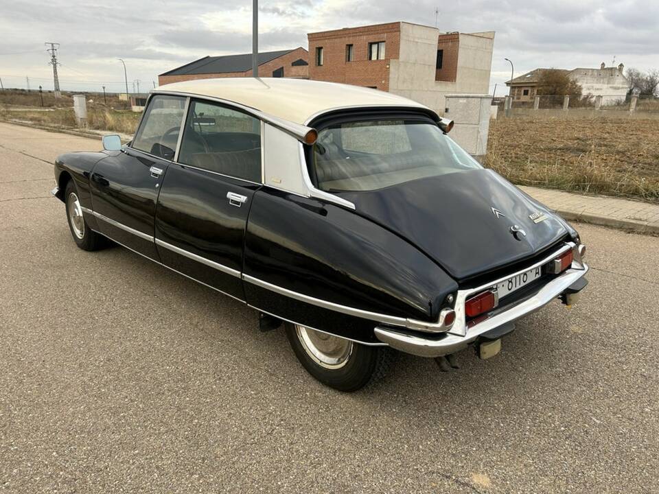 Image 7/8 of Citroën DS 23 IE (1974)