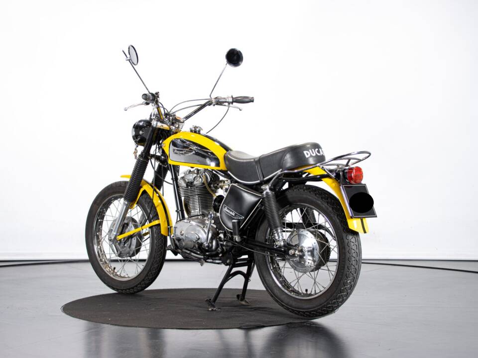 Image 7/32 of Ducati 350 Scrambler (1971)