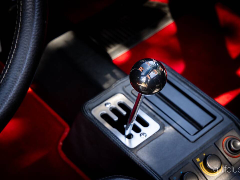 Image 46/73 of Ferrari 208 GTS Turbo (1989)