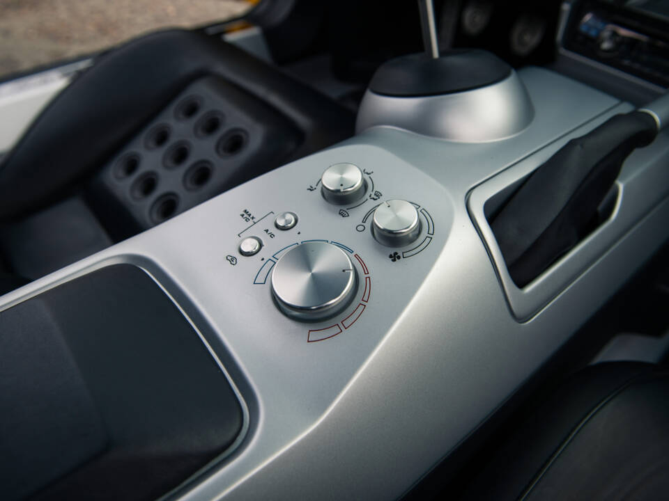 Bild 25/30 von Ford GT (2005)