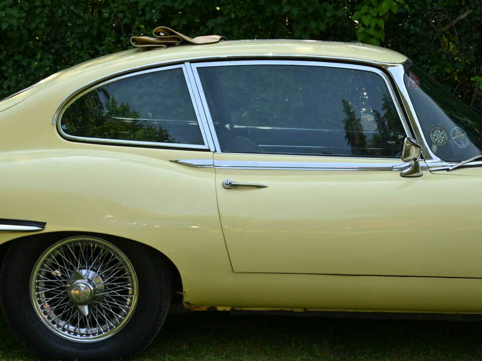 Bild 24/39 von Jaguar E-Type (2+2) (1970)