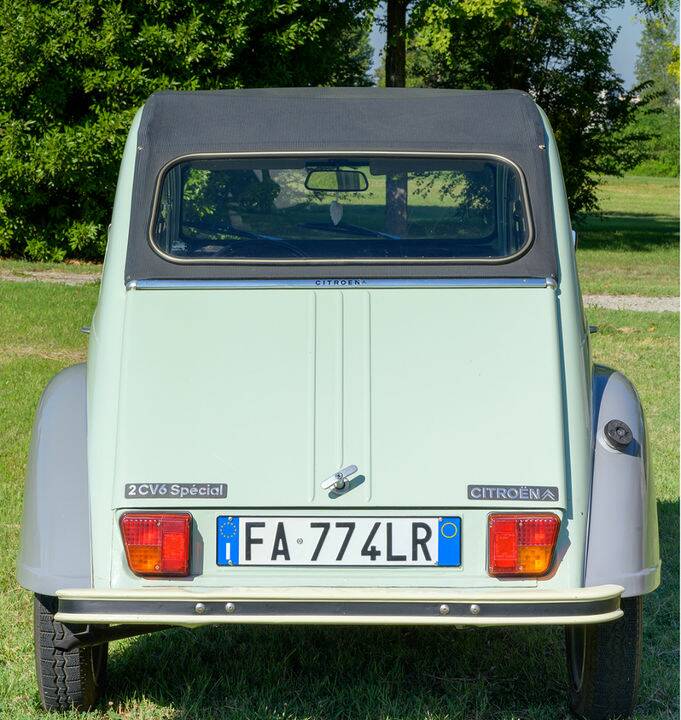 Image 6/8 de Citroën Dyane (1983)