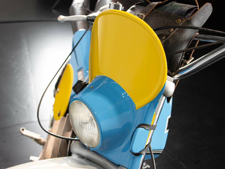 Image 38/50 of KTM DUMMY (1977)