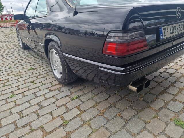 Image 4/6 of Mercedes-Benz 230 CE (1988)