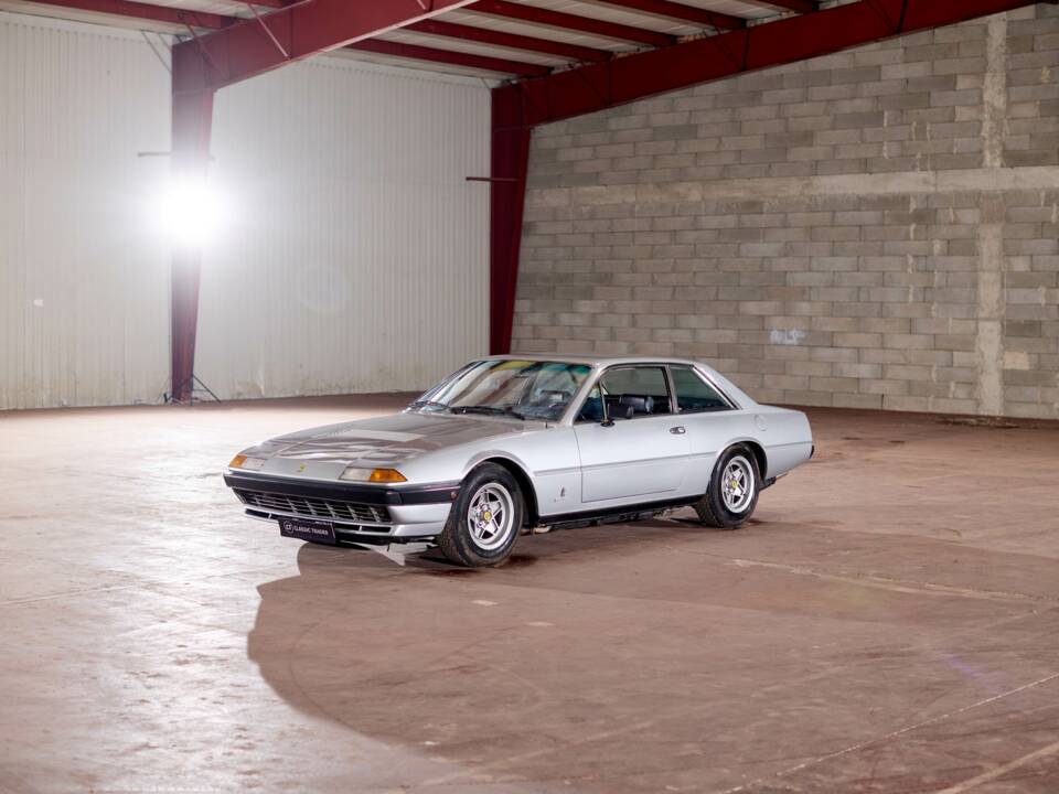 Image 6/23 de Ferrari 400 GT (1979)