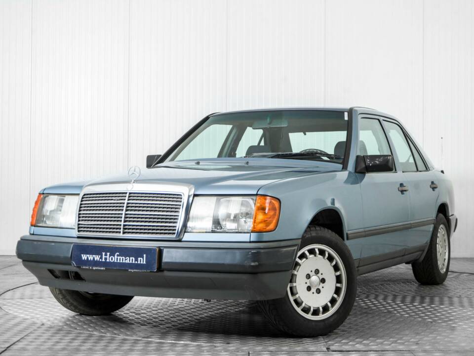 Bild 3/50 von Mercedes-Benz 230 E (1985)